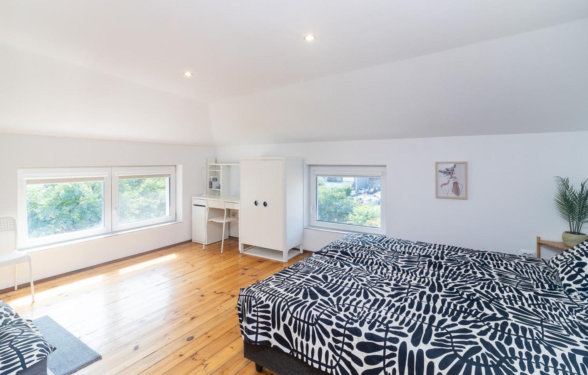 Apartment Homy & Stylish Centrally Located *