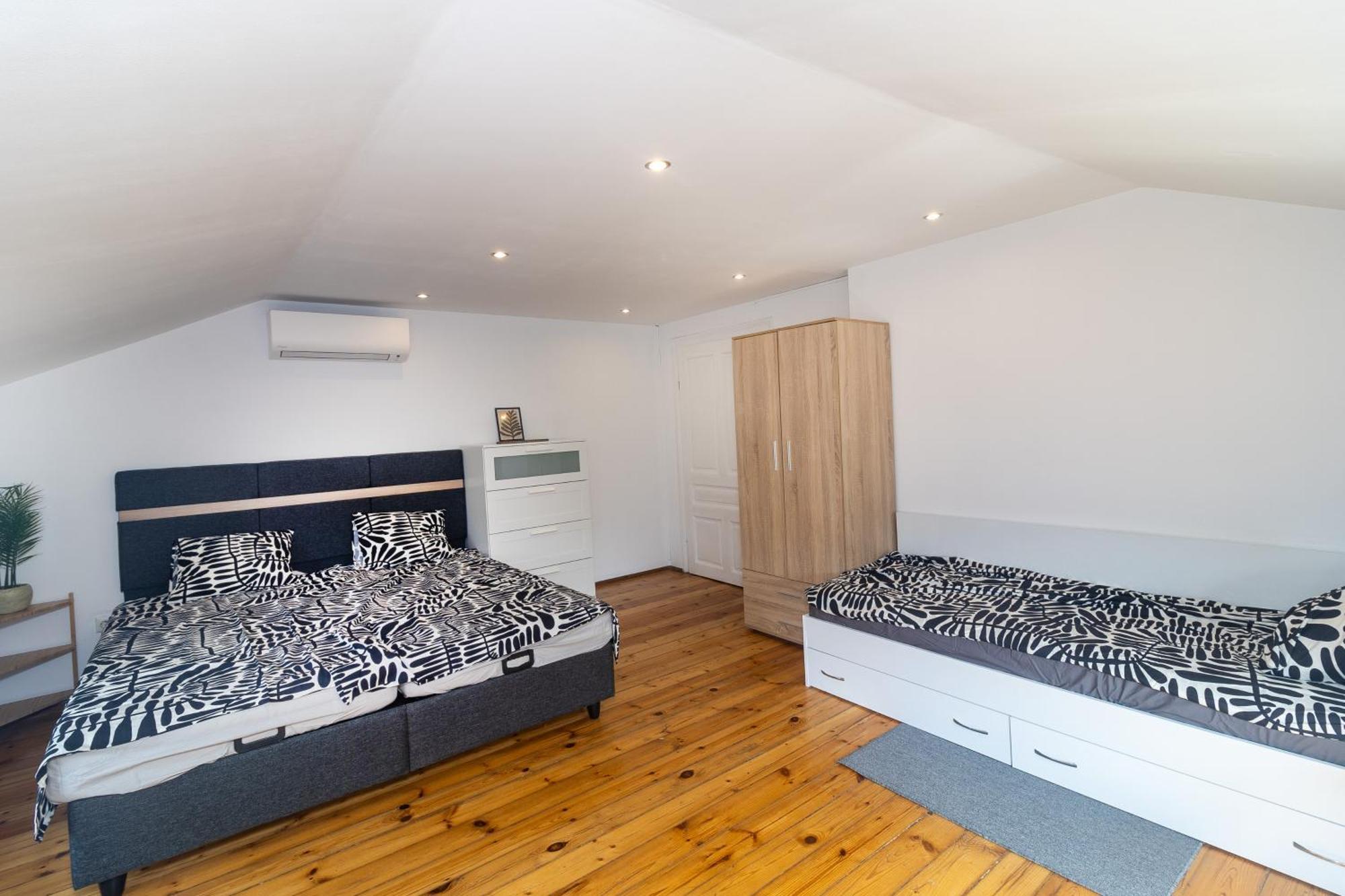 Apartment Homy & Stylish Centrally Located *
